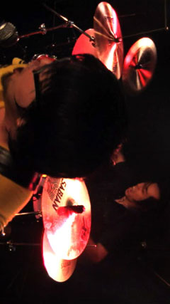 ���z�I�Ȃ��̂ɖi����I